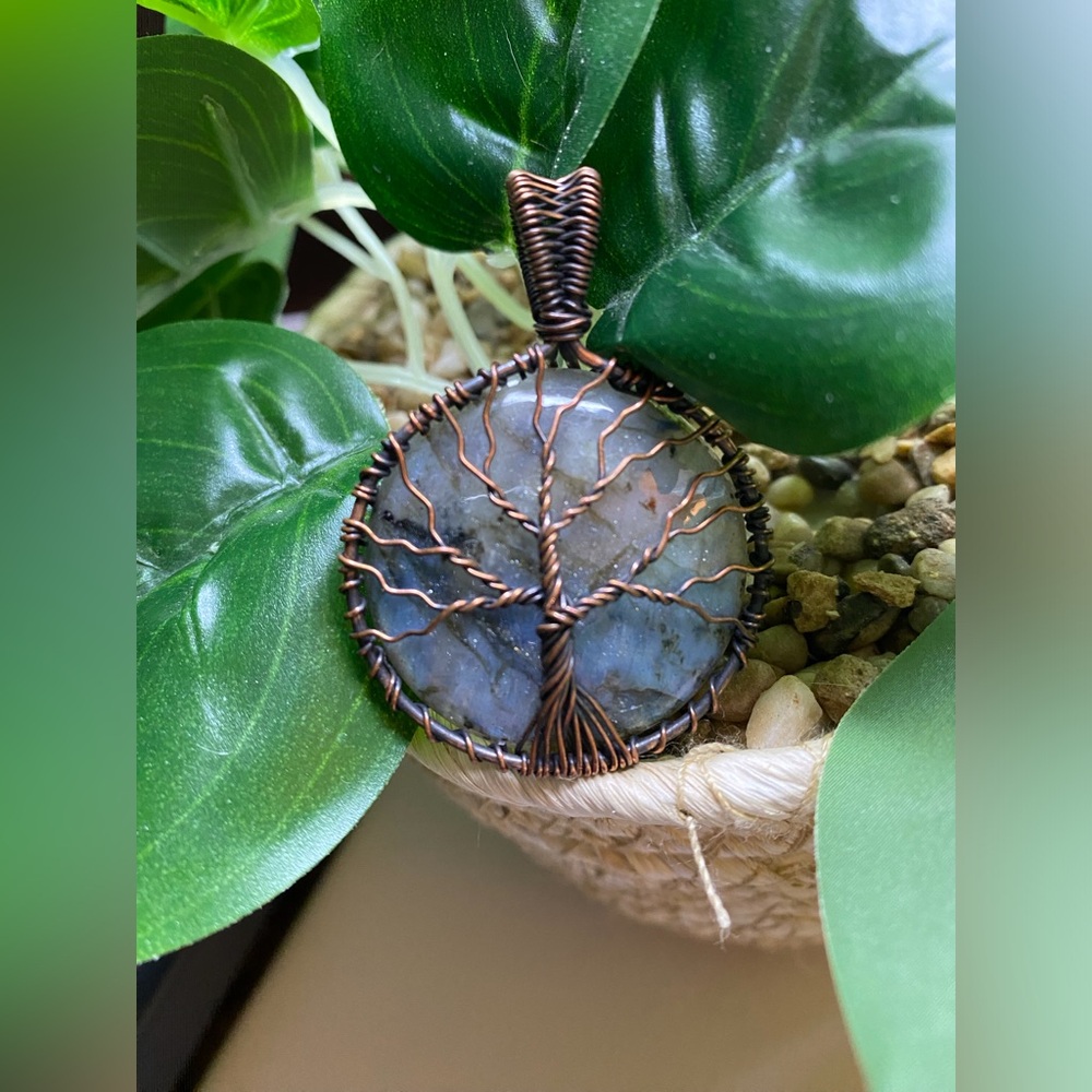 Copper wrapped Labradorite with “Tree of Life” - Picture 4 of 4